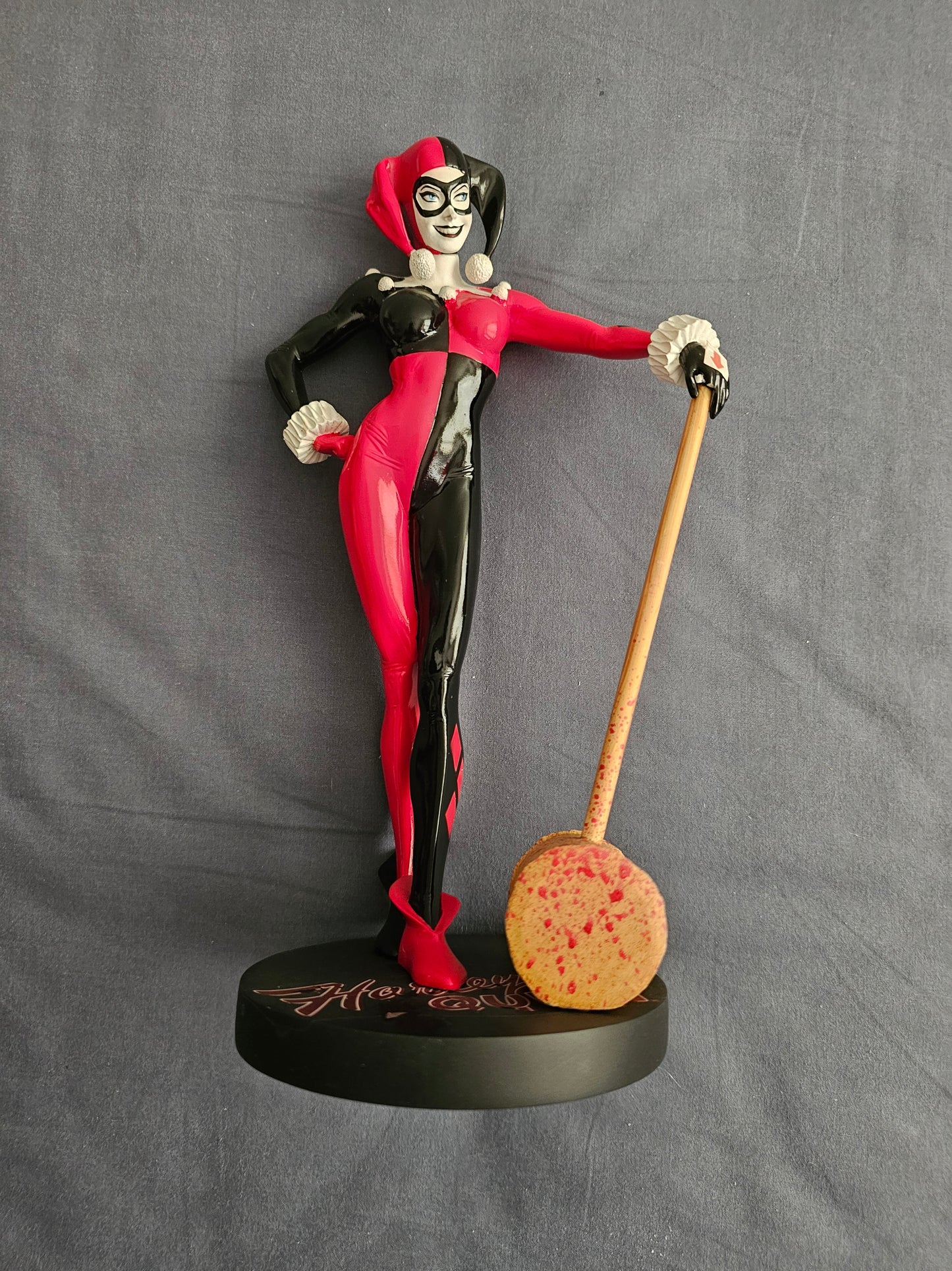 Harley Quinn, Cover Girls of DC Universe Statue