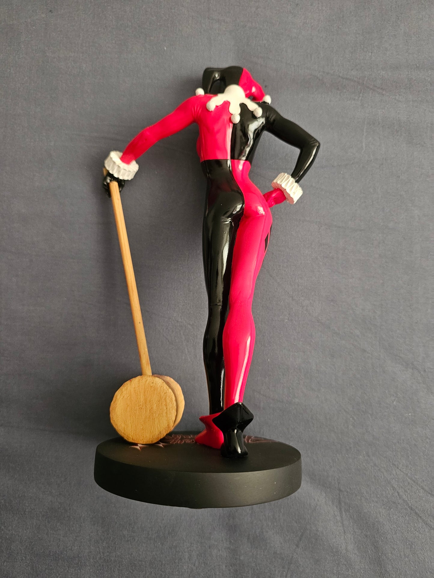 Harley Quinn, Cover Girls of DC Universe Statue