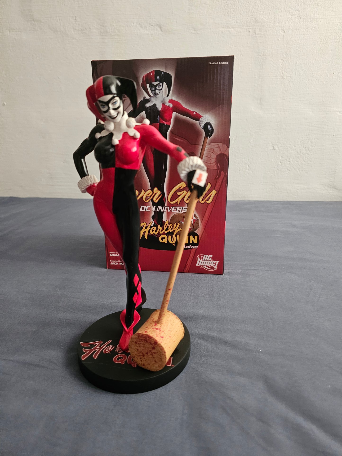Harley Quinn, Cover Girls of DC Universe Statue
