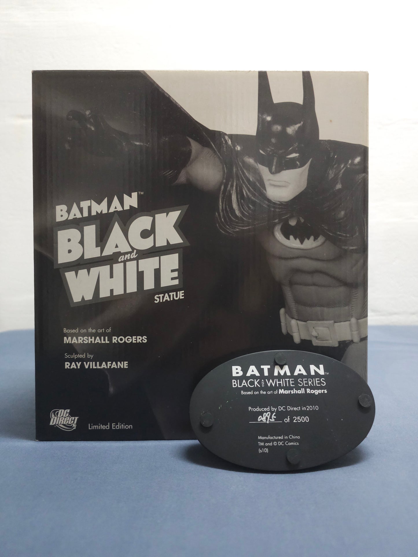 Batman Black & White Statue: Marshall Rogers