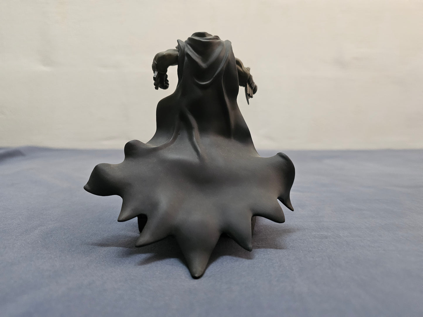 Batman Hand-Painted Coldcast Mini-Statue( Bisley)