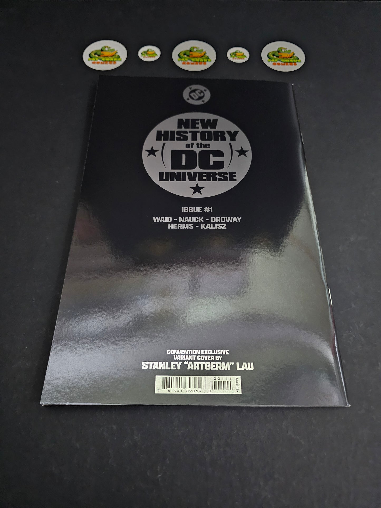 New History of the DC Universe (2025) #1 Artgem Greyscale Foil Variant