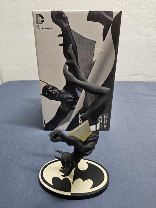 Batman Black & White Batman Beyond Statue: Dustin Nguyen