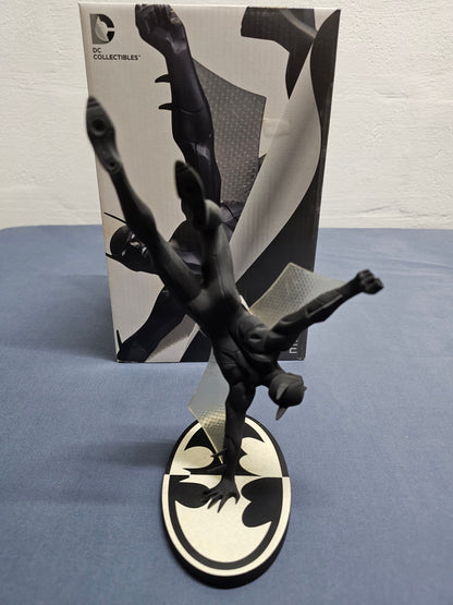 Batman Black & White Batman Beyond Statue: Dustin Nguyen
