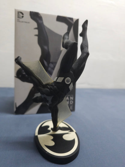 Batman Black & White Batman Beyond Statue: Dustin Nguyen