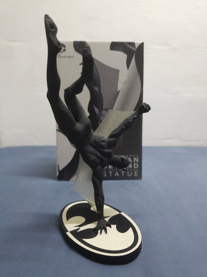 Batman Black & White Batman Beyond Statue: Dustin Nguyen