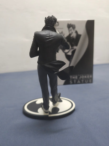 Batman Black & White Joker Statue: Bolland