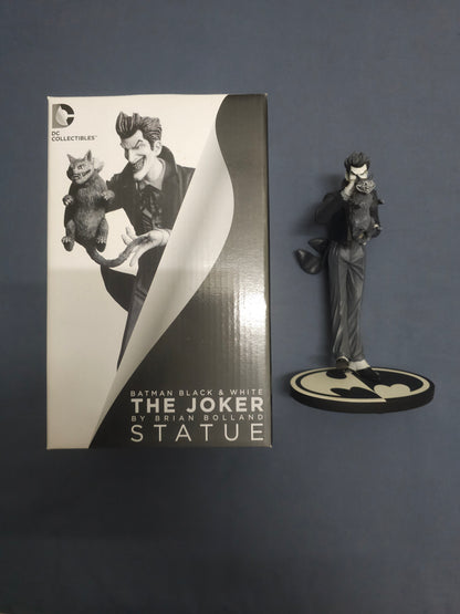 Batman Black & White Joker Statue: Bolland