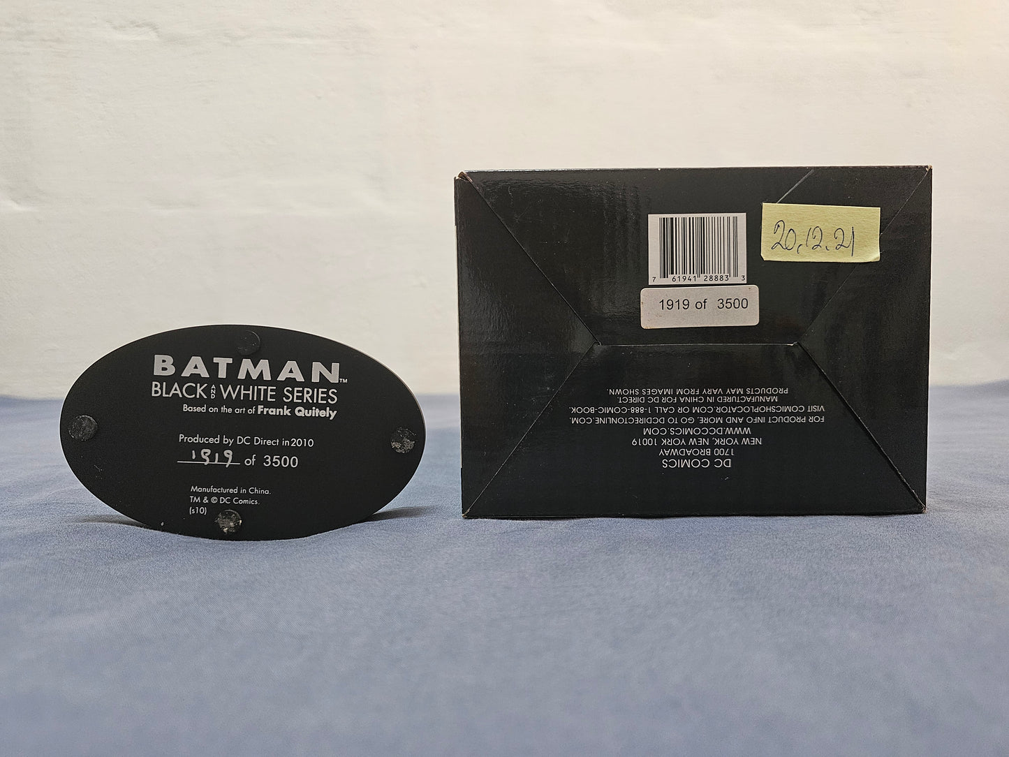 Batman Black & White Joker Statue: Frank Quitely