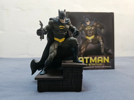 Batman Hand-Painted Coldcast Mini-Statue( Bisley)
